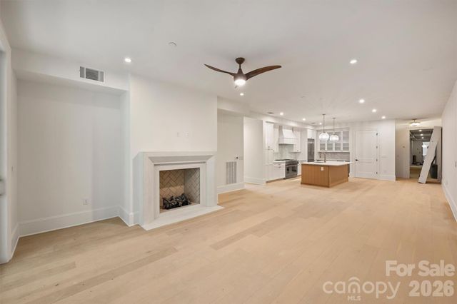 409 Queens Road 304, Charlotte, NC 28207