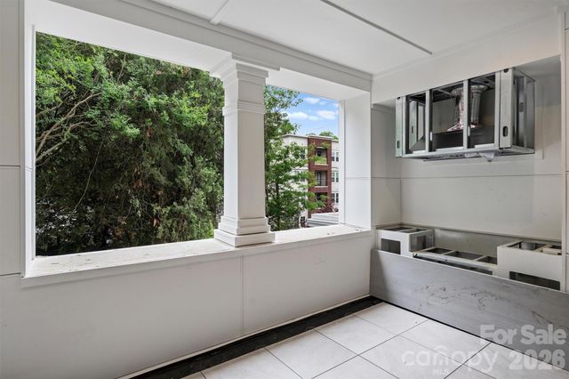 409 Queens Road 304, Charlotte, NC 28207
