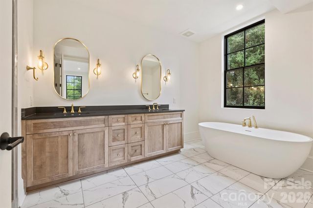 409 Queens Road 304, Charlotte, NC 28207