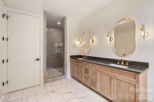 409 Queens Road 304, Charlotte, NC 28207
