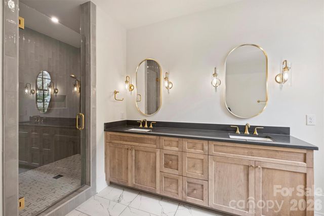 409 Queens Road 304, Charlotte, NC 28207