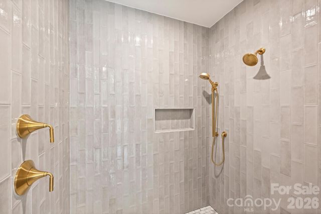 409 Queens Road 304, Charlotte, NC 28207