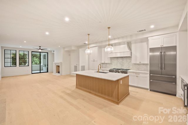 409 Queens Road 304, Charlotte, NC 28207