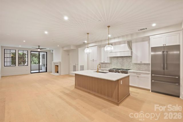 409 Queens Road 304, Charlotte, NC 28207
