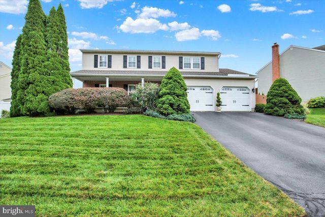 3104 DANIEL DR, Sinking Spring, PA 19608