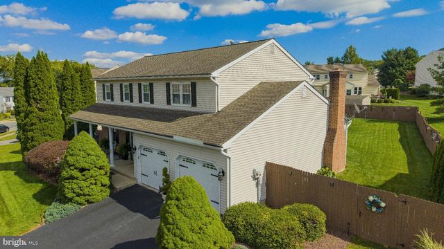 3104 DANIEL DR, Sinking Spring, PA 19608