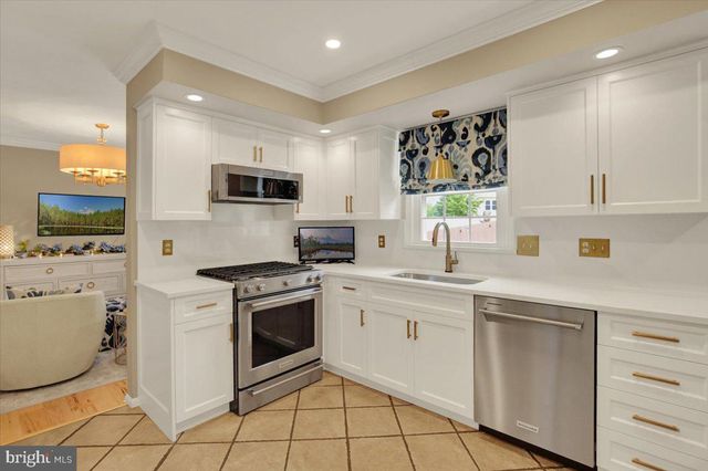 3104 DANIEL DR, Sinking Spring, PA 19608