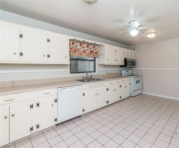 2655 N Harbor Drive, Mobile, AL 36605