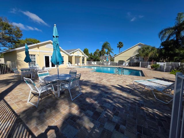 546 9th Place, Vero Beach, FL 32960