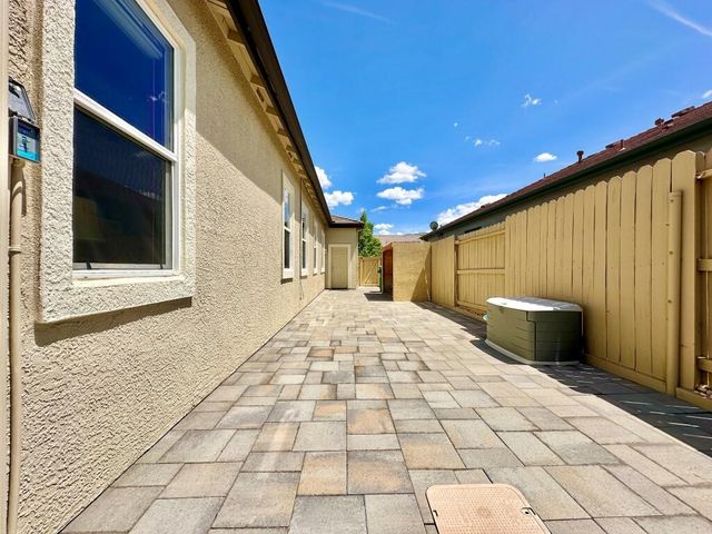 10555 Hampton Creek Drive, Reno, NV 89521