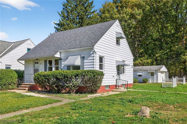 5493 Thomas Street, Maple Heights, OH 44137