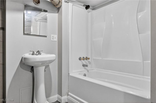 5493 Thomas Street, Maple Heights, OH 44137