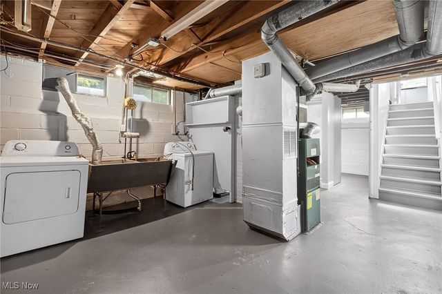 5493 Thomas Street, Maple Heights, OH 44137