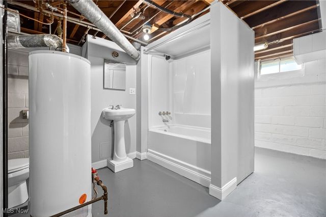 5493 Thomas Street, Maple Heights, OH 44137