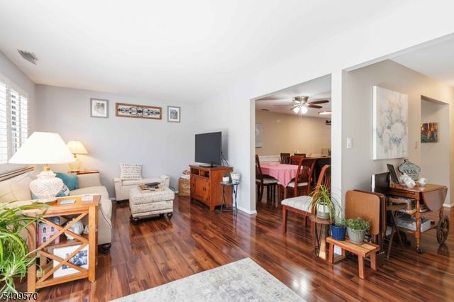 16 Quincy Ln, West Milford Twp., NJ 07480