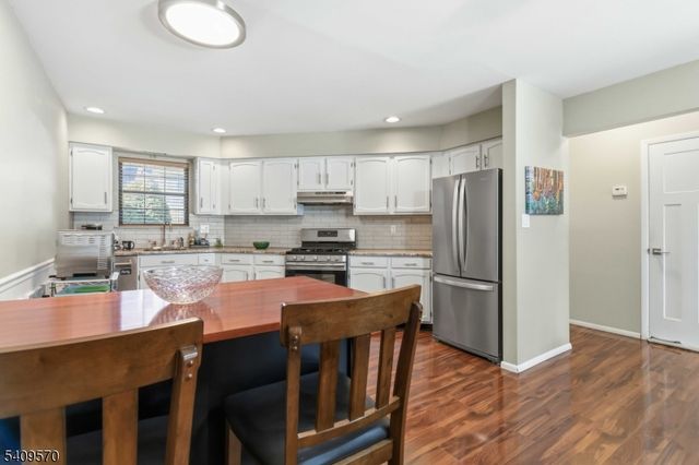 16 Quincy Ln, West Milford Twp., NJ 07480