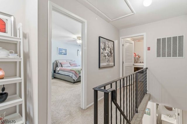 16 Quincy Ln, West Milford Twp., NJ 07480