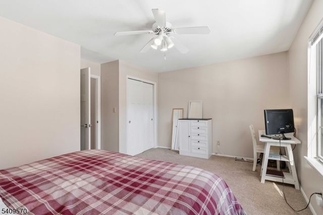 16 Quincy Ln, West Milford Twp., NJ 07480