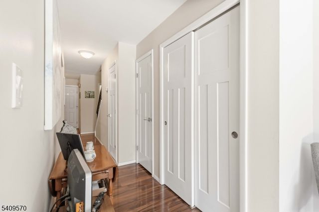 16 Quincy Ln, West Milford Twp., NJ 07480