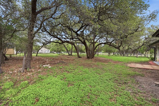 375 Rhodes LN, Wimberley, TX 78676