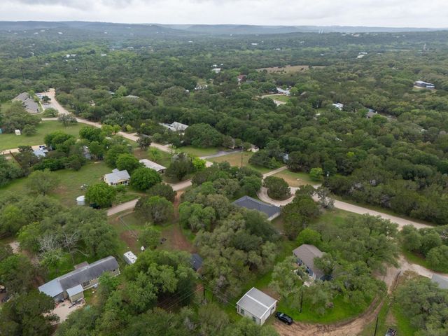 375 Rhodes LN, Wimberley, TX 78676