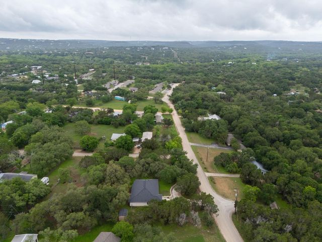 375 Rhodes LN, Wimberley, TX 78676