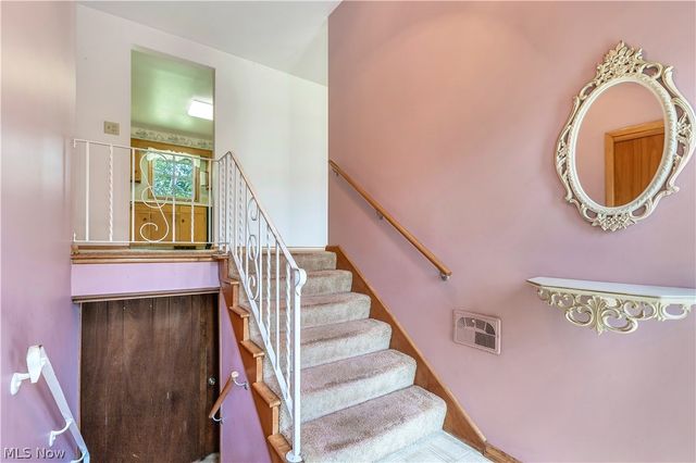 5205 Huckleberry Street NW, North Canton, OH 44720