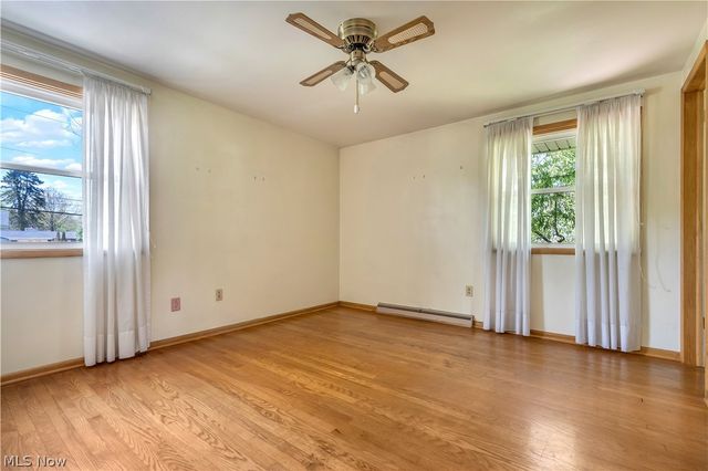 5205 Huckleberry Street NW, North Canton, OH 44720