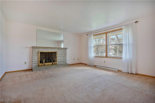 5205 Huckleberry Street NW, North Canton, OH 44720