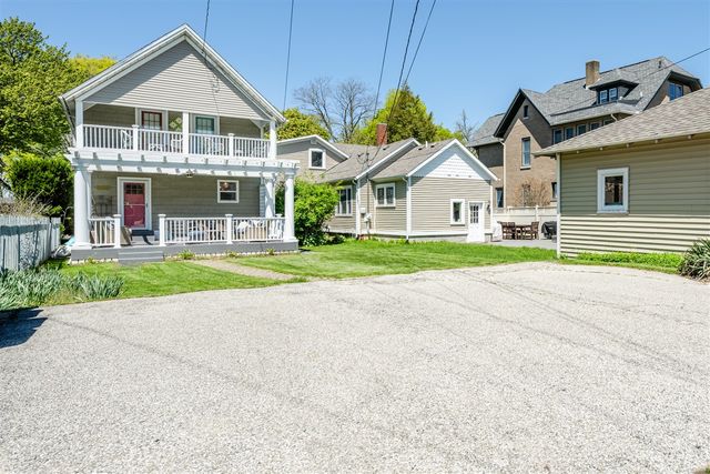 911 Lake Boulevard, Saint Joseph, MI 49085
