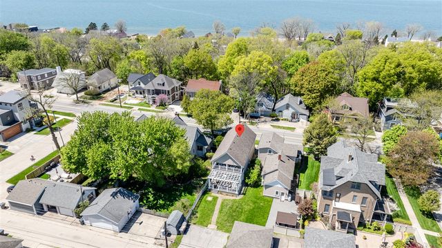911 Lake Boulevard, Saint Joseph, MI 49085