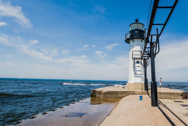 911 Lake Boulevard, Saint Joseph, MI 49085