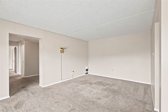 2160 Greentree Rd 807W, Scott Twp, PA 15220