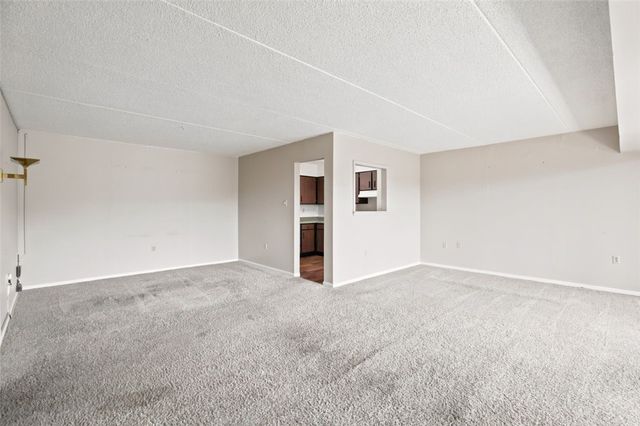 2160 Greentree Rd 807W, Scott Twp, PA 15220