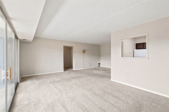 2160 Greentree Rd 807W, Scott Twp, PA 15220