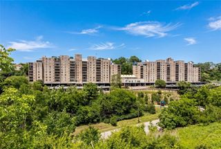 2160 Greentree Rd 807W, Scott Twp, PA 15220
