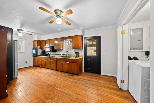 921 Fred Young Rd, Jamestown, TN 38556