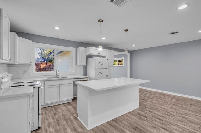 6930 Neff Street, Houston, TX 77074