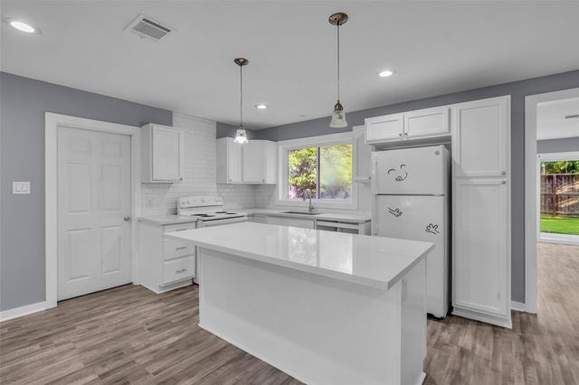 6930 Neff Street, Houston, TX 77074