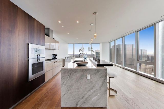 363 E Wacker Drive 5401, Chicago, IL 60601