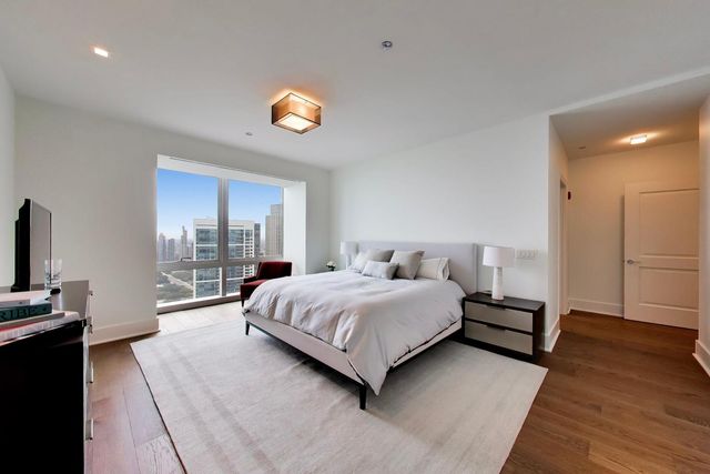 363 E Wacker Drive 5401, Chicago, IL 60601