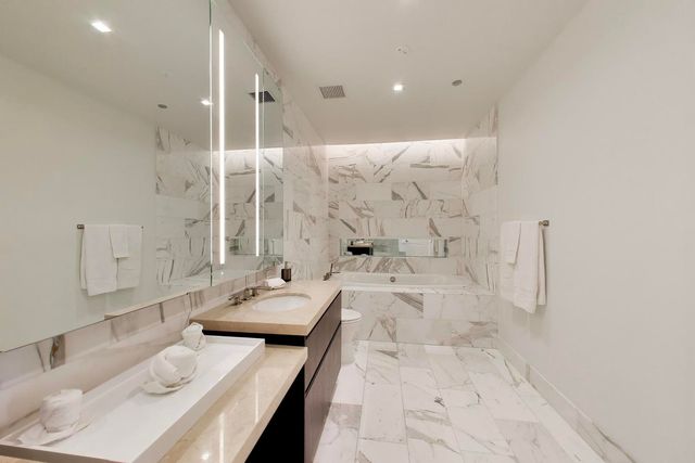 363 E Wacker Drive 5401, Chicago, IL 60601