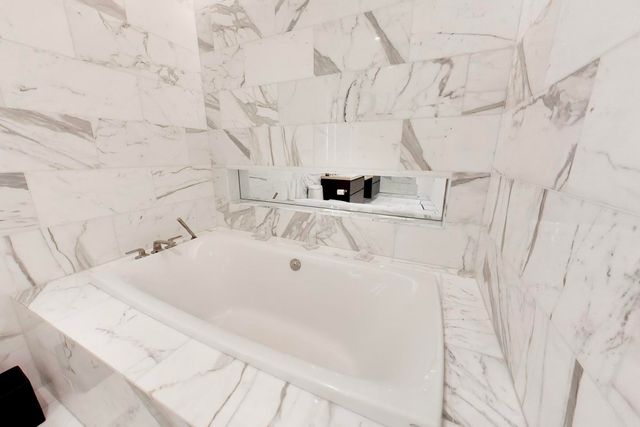 363 E Wacker Drive 5401, Chicago, IL 60601