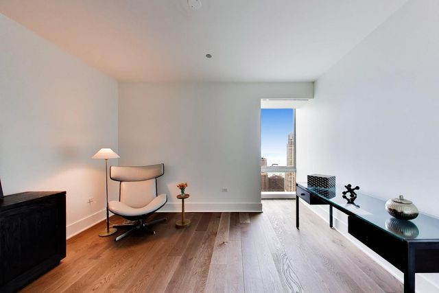 363 E Wacker Drive 5401, Chicago, IL 60601