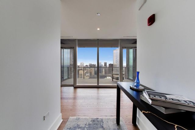 363 E Wacker Drive 5401, Chicago, IL 60601