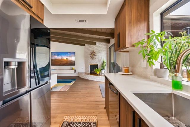 2414 Vista, Upland, CA 91784