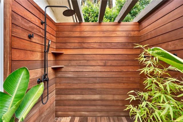 2414 Vista, Upland, CA 91784