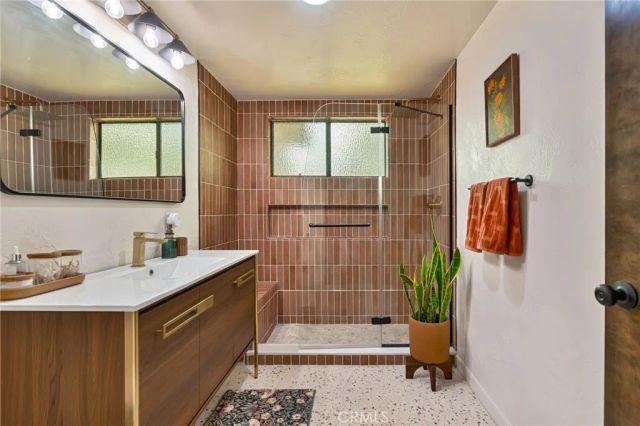 2414 Vista, Upland, CA 91784