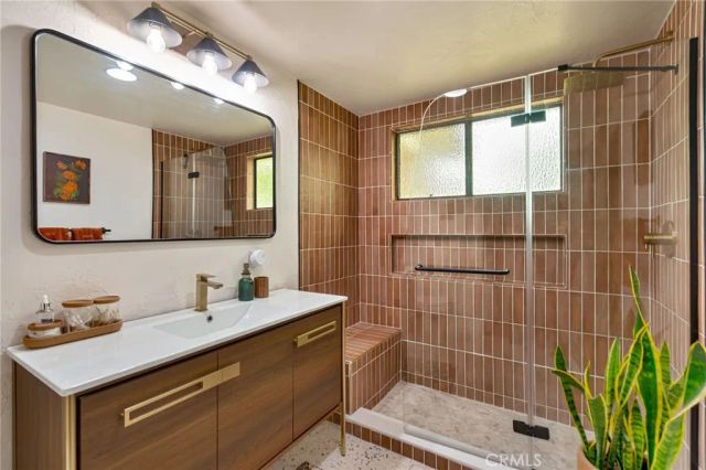 2414 Vista, Upland, CA 91784