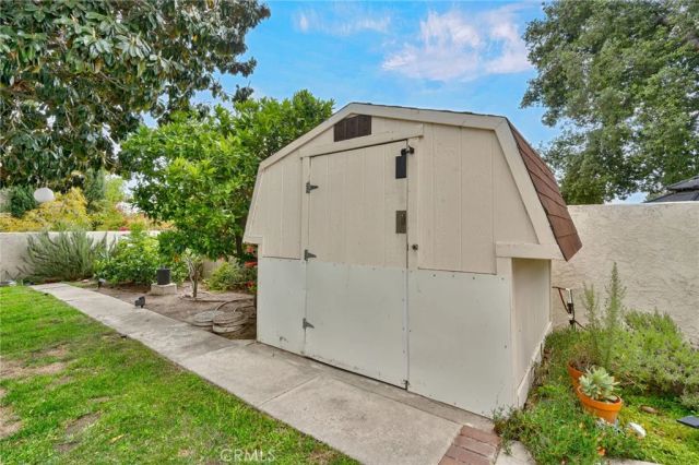 2414 Vista, Upland, CA 91784